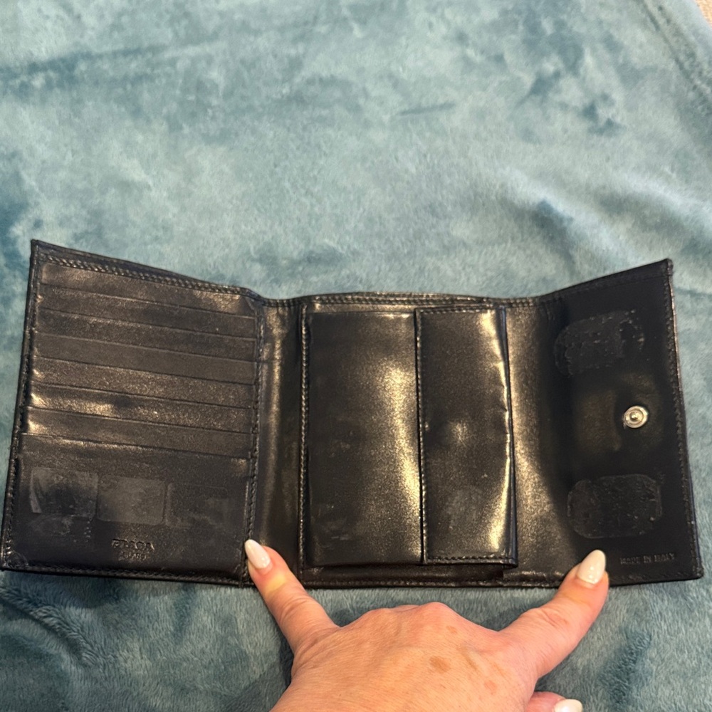 Prada Quilted Black Wallet - Picture 3 of 12